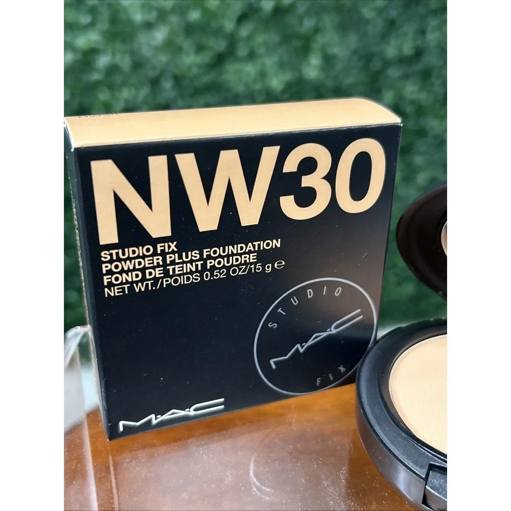 MAC Studio Fix Powder Plus Foundation - NW30 - Original Formula